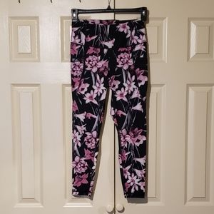 🪷 Yogalicious Pink & Black Floral Leggings